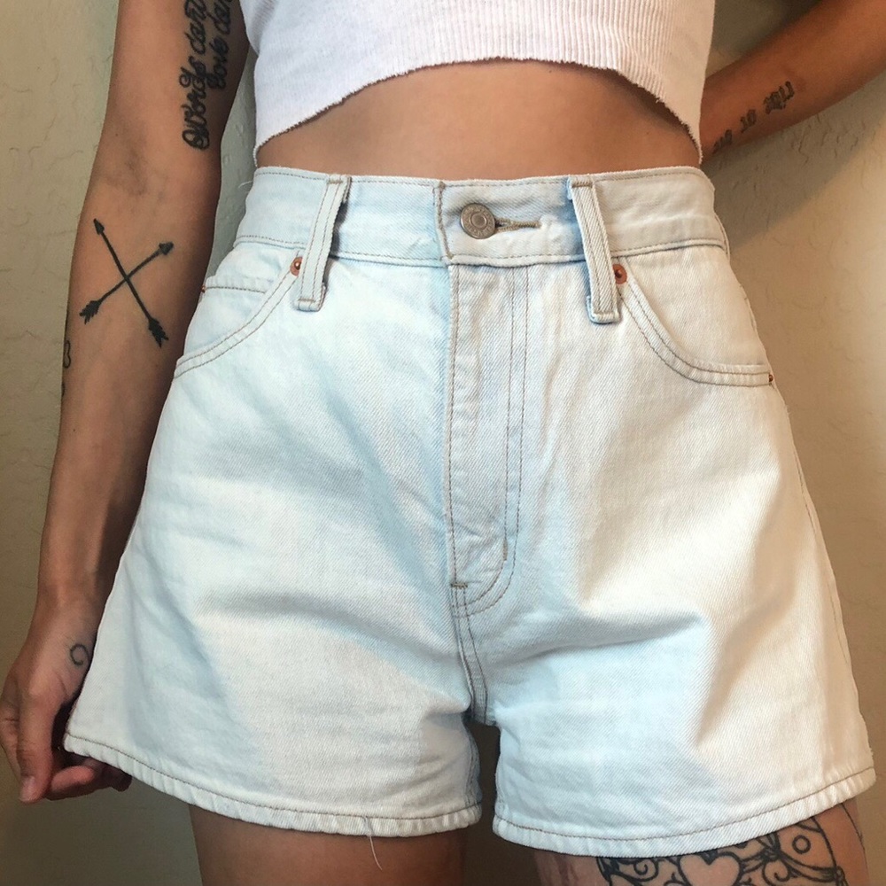 Sold on depop Levi’s high waisted Mom shorts